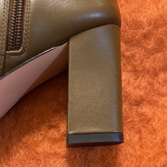J Crew Brand New Almond-toe ankle boots in leather - Picture 11 of 14